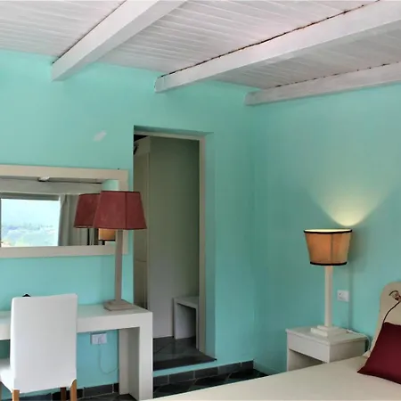 Les Oliviers Aparthotel 4*