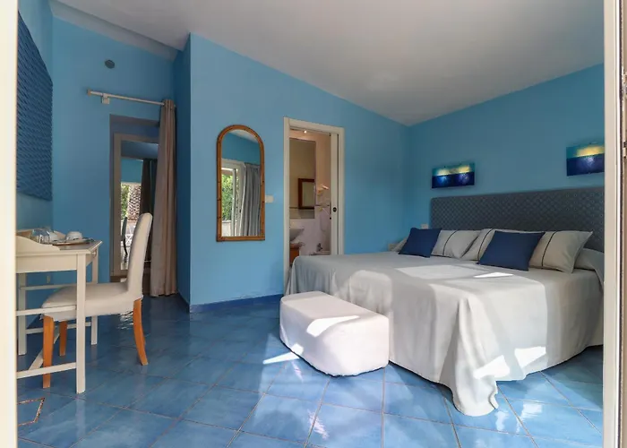 Les Oliviers Aparthotel 4*