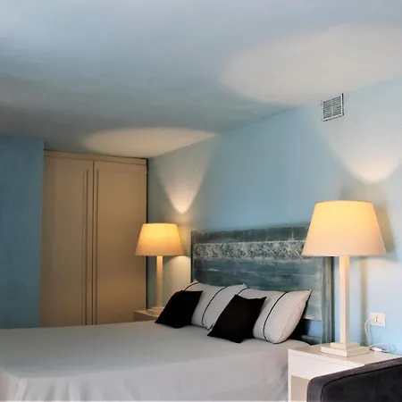 Les Oliviers Porto Azzurro