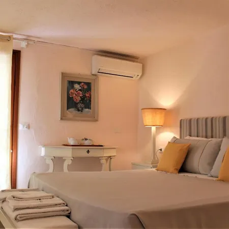 Les Oliviers Aparthotel 3*