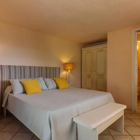 Les Oliviers Porto Azzurro