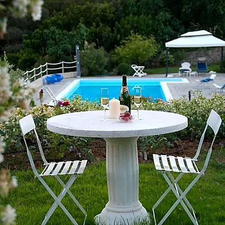 Lägenhetshotell Les Oliviers Porto Azzurro
