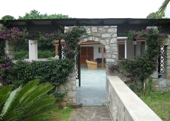 Apart Otel Les Oliviers 4*